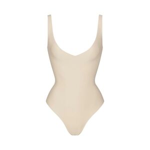 NWOT SKIMS BODY UNLINED PLUNGE THONG BODYSUIT IN CLAY